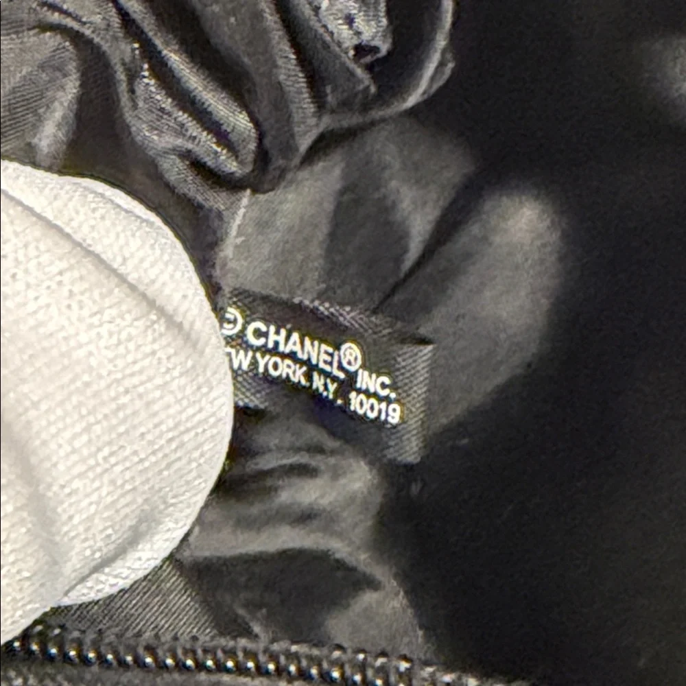 Chanel Beauté Black and Gold Pouch Nylon Fabric ZipperedCosmetic Makeup Bag NWOT